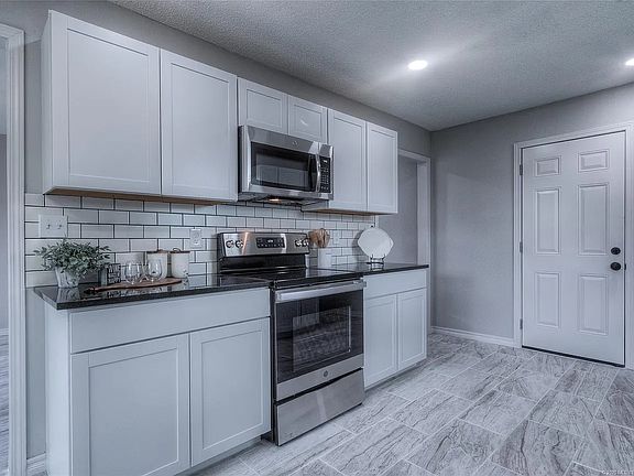 4th image of 5926 S 90th East Ave