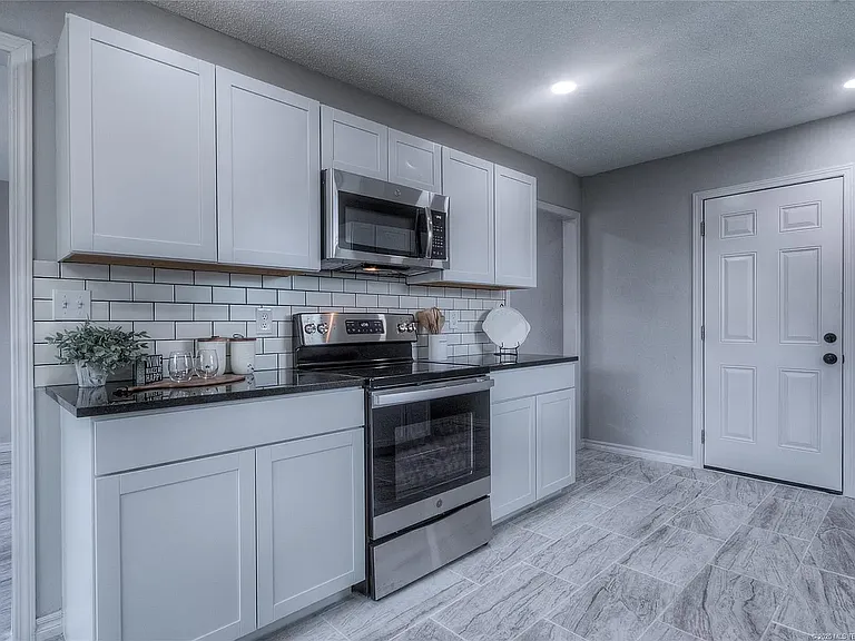 5926 S 90th East Ave — Photo 4