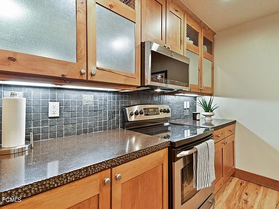 5th image of 1480 Three Kings Dr #22