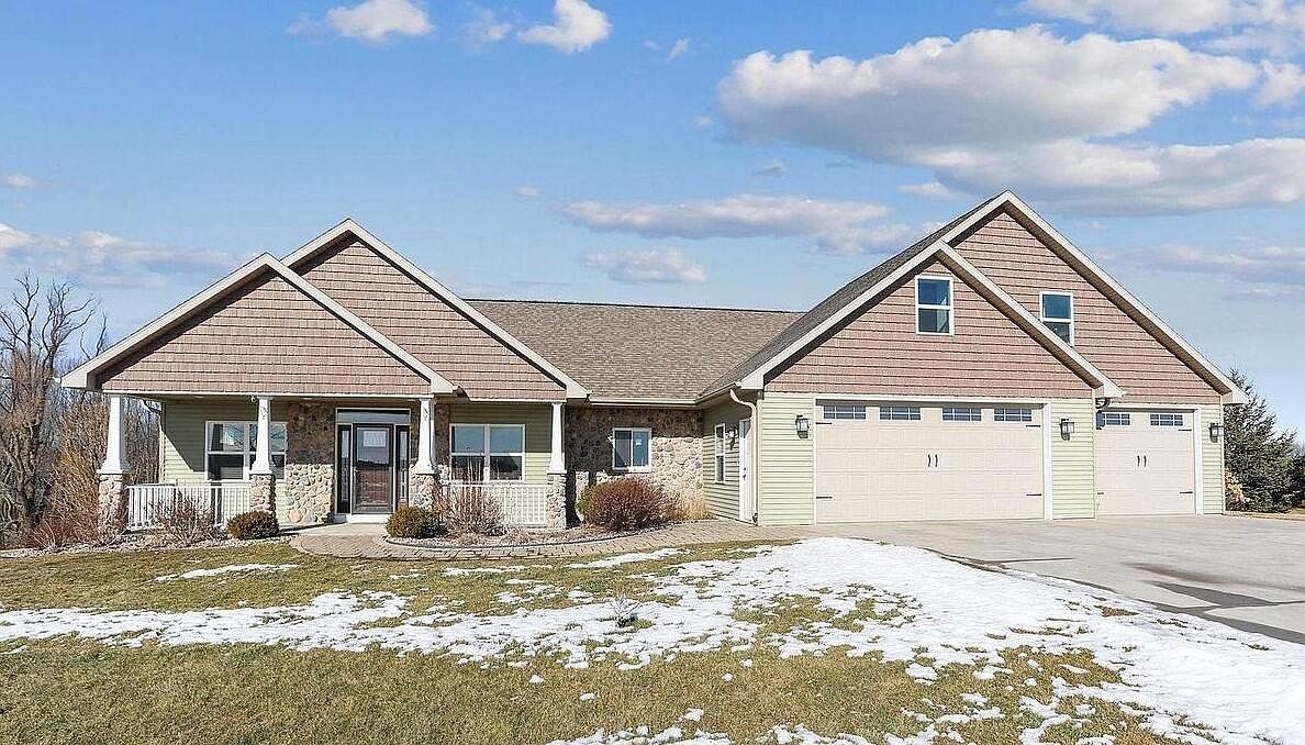 2574 Lake Point RD, Brillion, WI 54110 Zillow