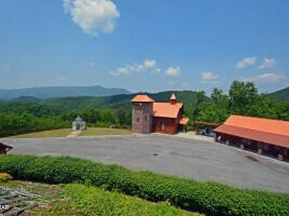 1740 High Rock Way, Sevierville, TN 37862