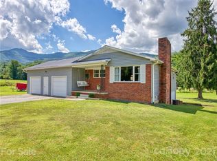 2482 Old Balsam Rd, Waynesville, NC 28786