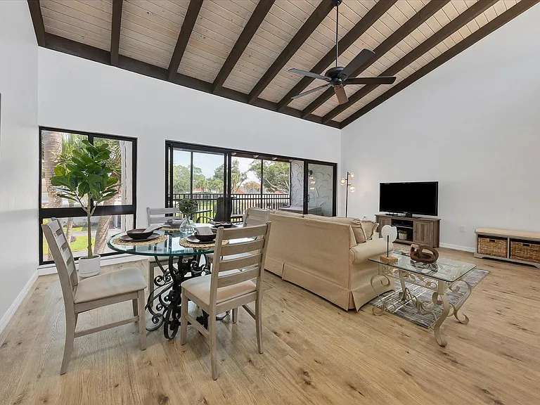 500 Park Blvd S #109 — Photo 10