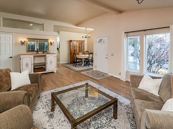 4th image of 2394 NE Crocus Way