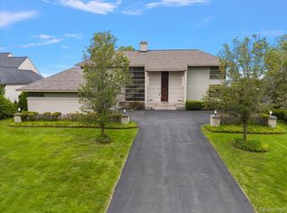3468 Pine Estates Dr, West Bloomfield, MI 48323