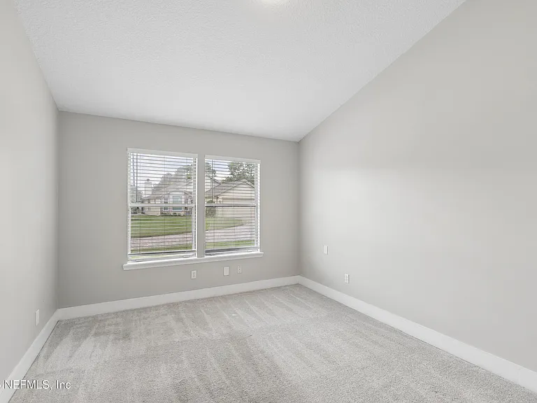 204 Crosstern Ct — Photo 16