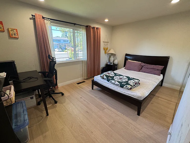 Guest bedroom