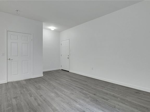 5th image of 231 W Horizon Ridge Pkwy APT 814