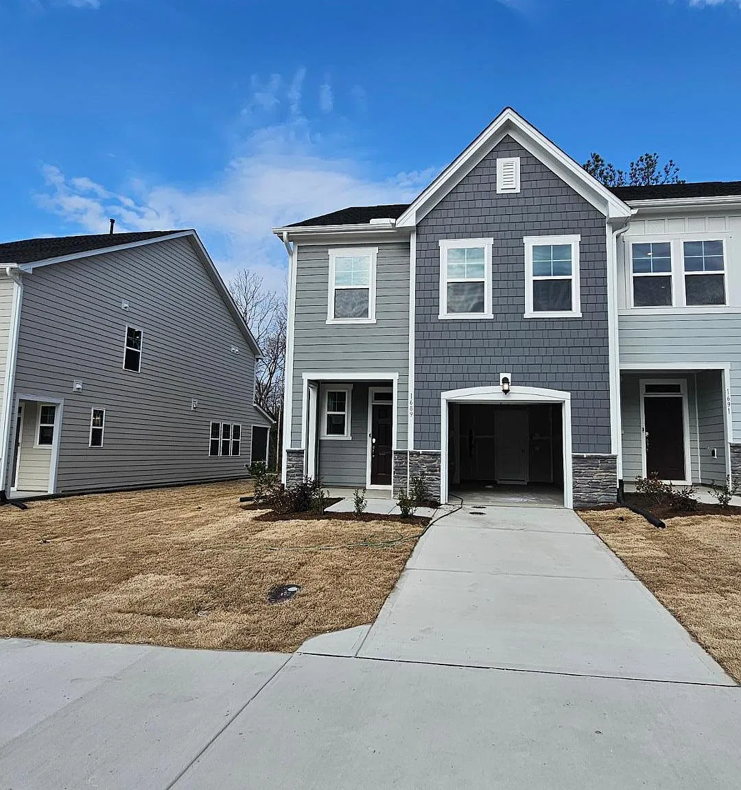 3 bed, 2.5 bath, 1792 sqft, $2,150 — Photo 2