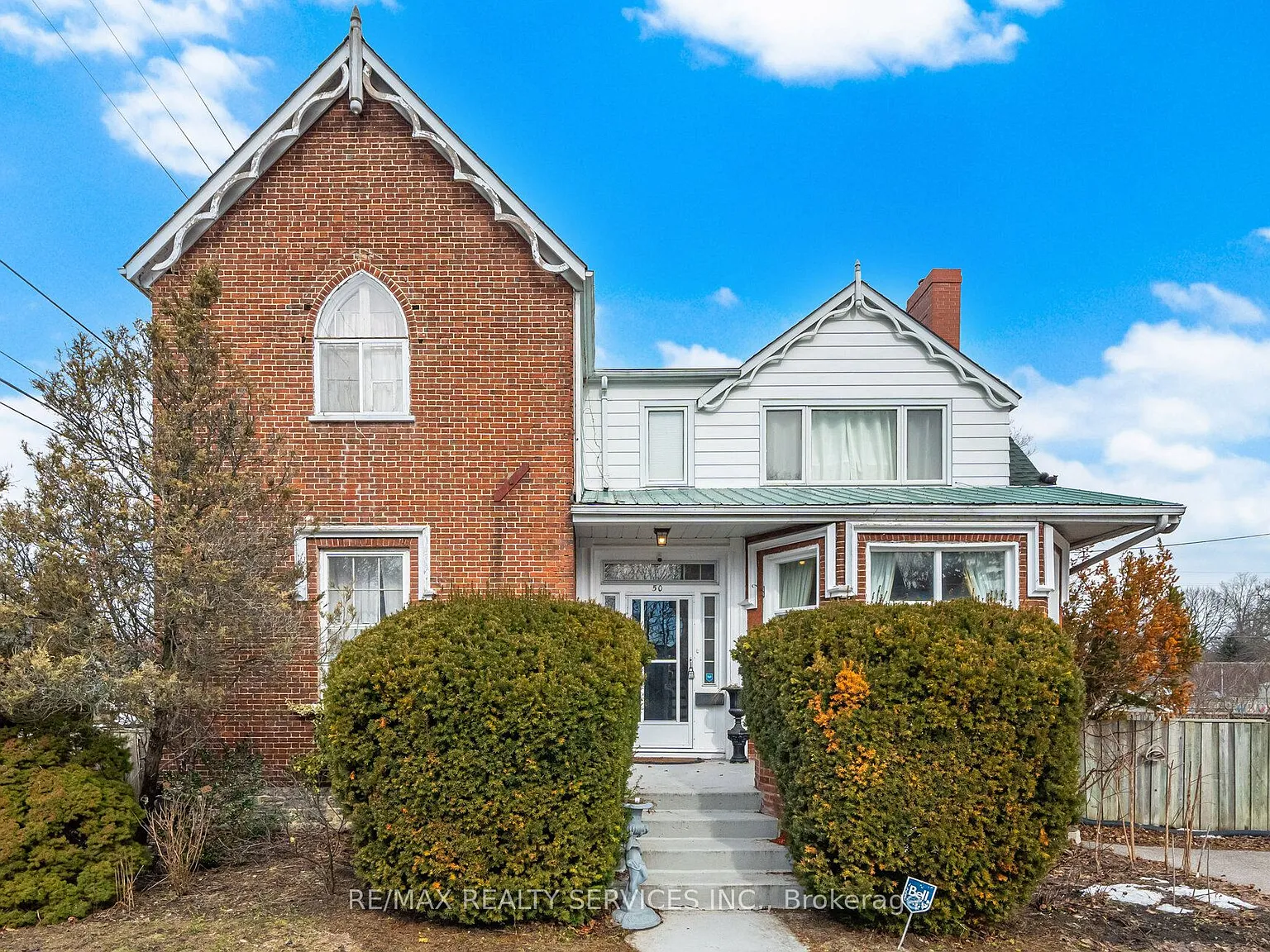 4 bed, $3,000 — Photo 1