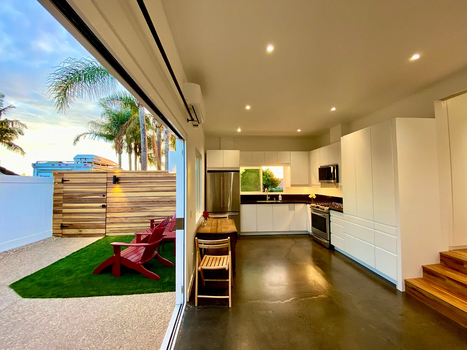 1 bed, 440 sqft, $2,450 — Photo 1