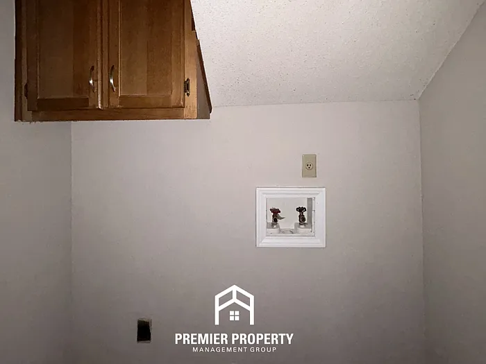 4985 Barrington Cv — Photo 8