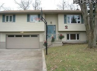 1041 E Twinsburg Rd, Macedonia, OH 44056