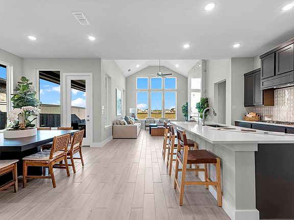 Wren Plan 26230 Aurora Sky Road Foyer