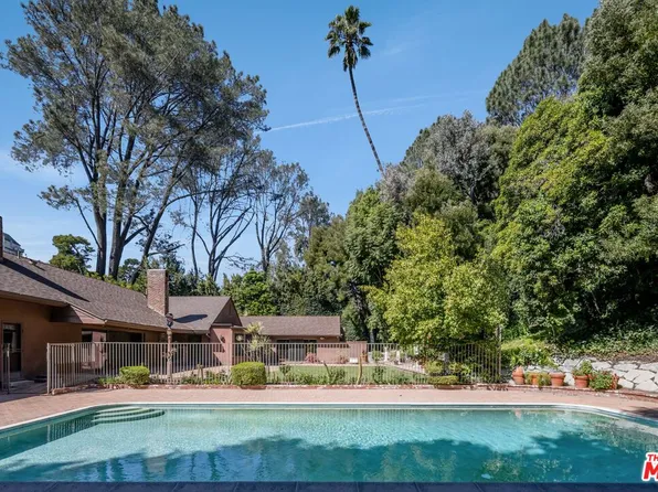 1110 Sutton Way, Beverly Hills, CA 90210