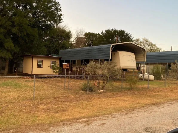 105 Port Promontory Rd, Comanche, TX 76442