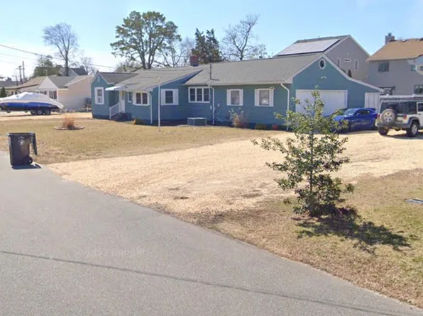 111 Cedarberry Ln, Toms River, NJ 08753
