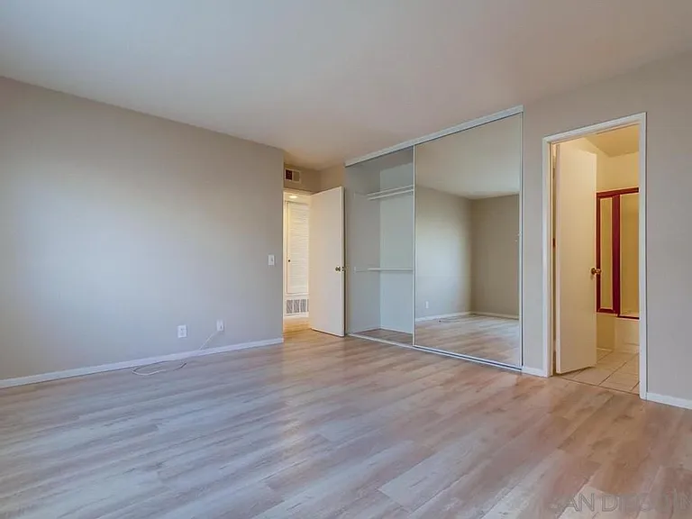 1453 Essex St #5 — Photo 17