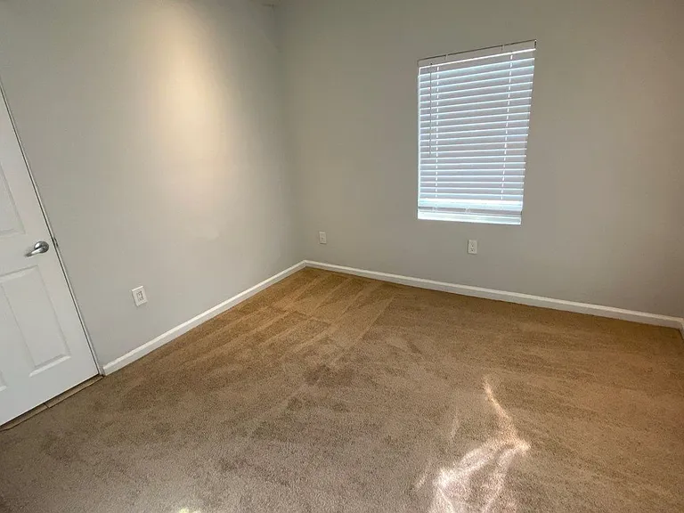 1918 Oleander Dr — Photo 11