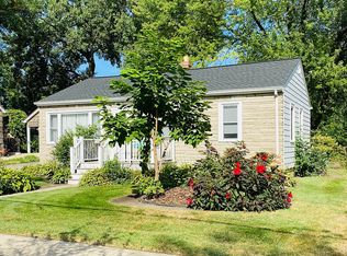 29 S Williams St, Westmont, IL 60559