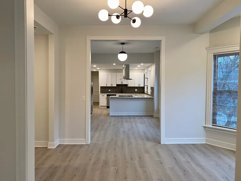 1034 W Belmont Ave #2F — Photo 8
