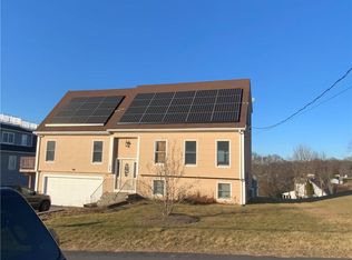 240 Kearns Ave, Tiverton, RI 02878