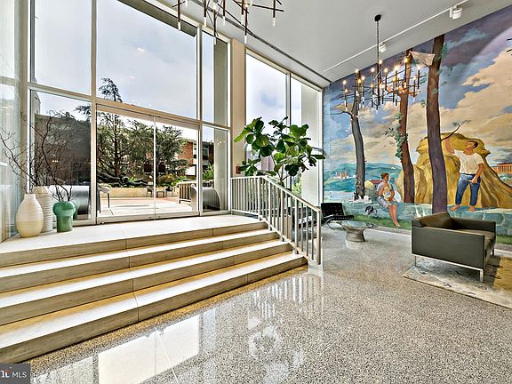 4th image of 604 S Washington Sq APT 2609