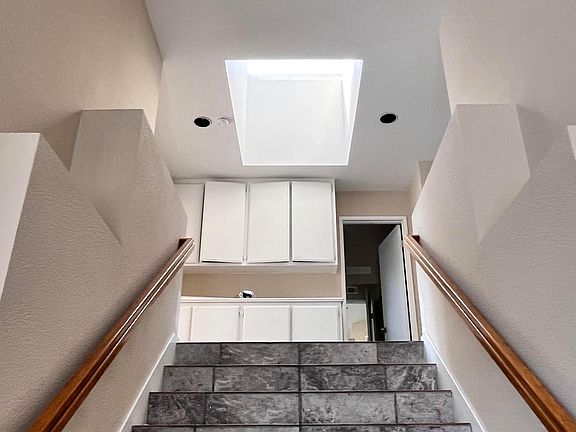 4th image of 13170 Malibu Ct