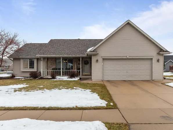 1992 Mayflower St, Kaukauna, WI 54130