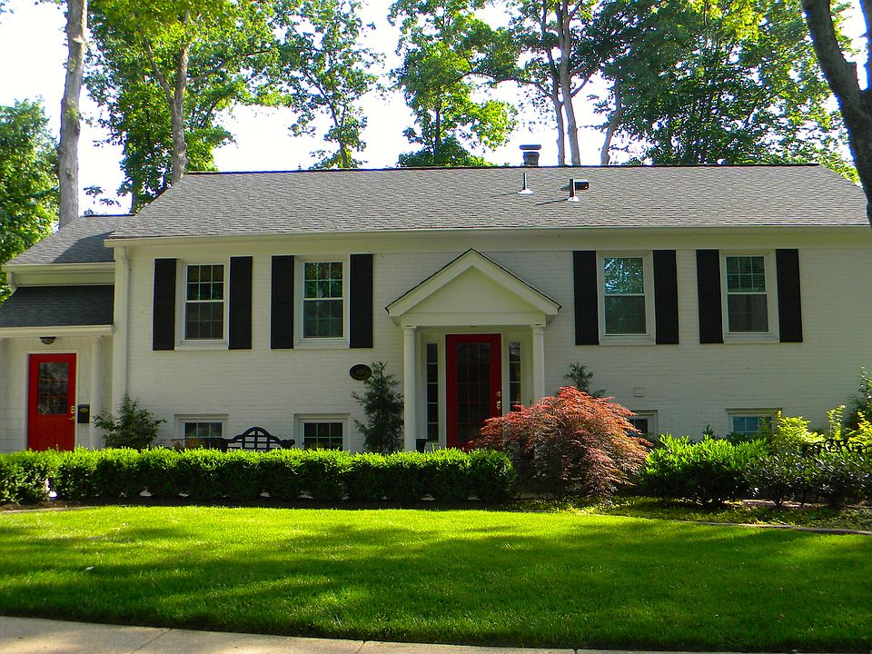 1st image of 828 Aster Blvd