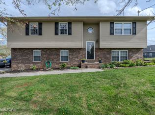 425 4th St, Seymour, TN 37865