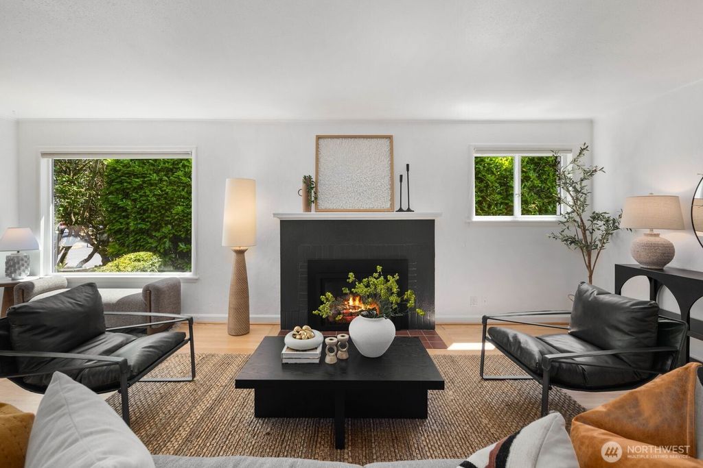11205 Phinney Avenue N, Seattle, WA - View 6