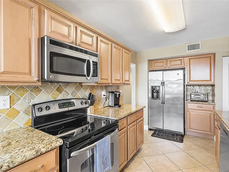 1401 S Ocean Dr #301 — Photo 3
