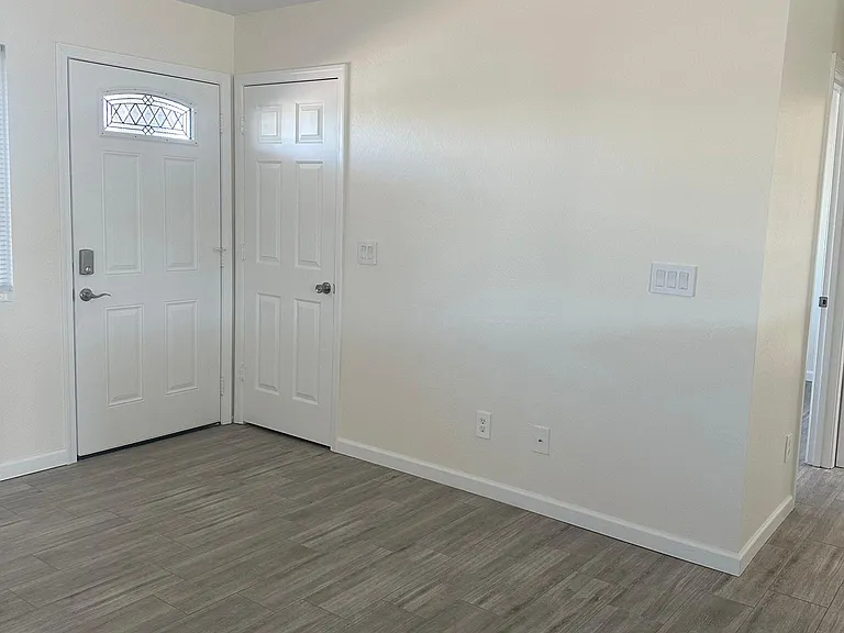 6834 S 43rd Pl — Photo 7