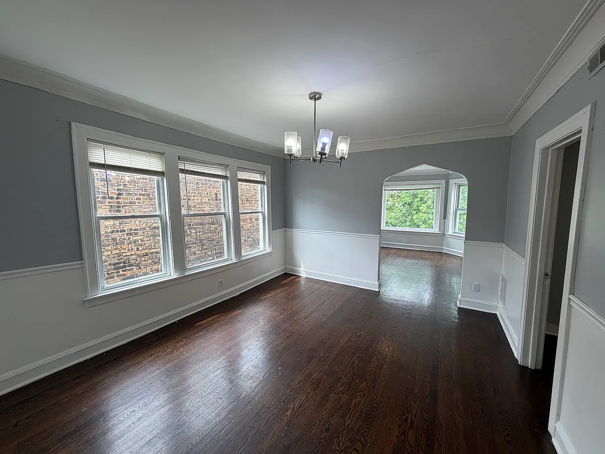 Building Photo - 6551 S California Ave #2