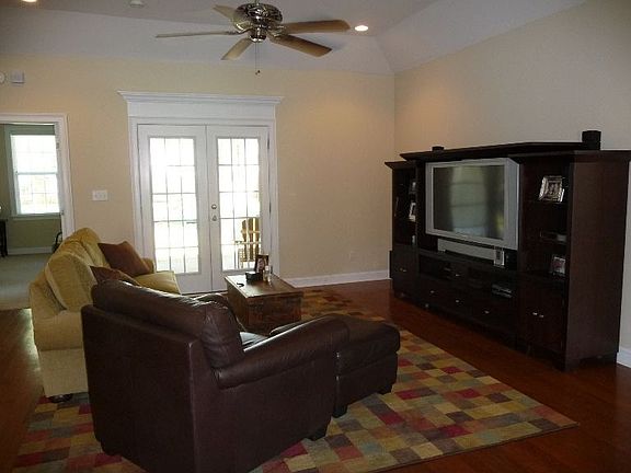 Great room, pretty hardwood floors. Recessed lighting.