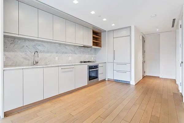 Rented by Keller Williams NYC | media 23
