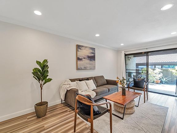 4th image of 999 W Evelyn Ter APT 67