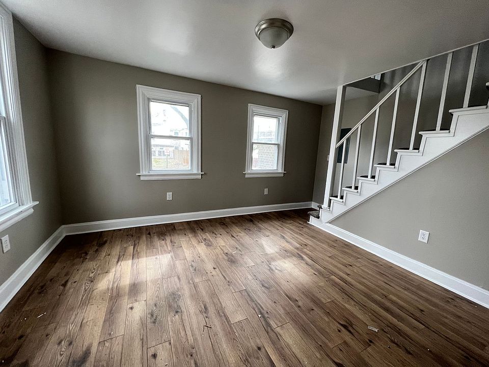 1st image of 38 E Penn St APT 3