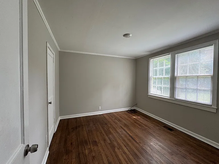 1330 Macon Ave — Photo 8