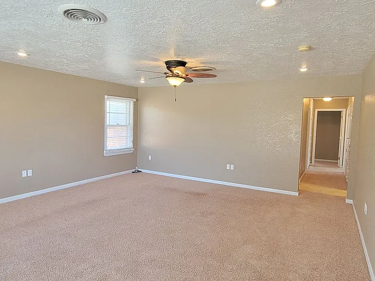 1515 S Abilene Ave — Photo 3