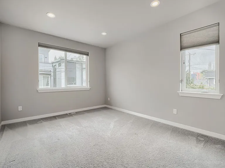 4736 25th Ave SW — Photo 15