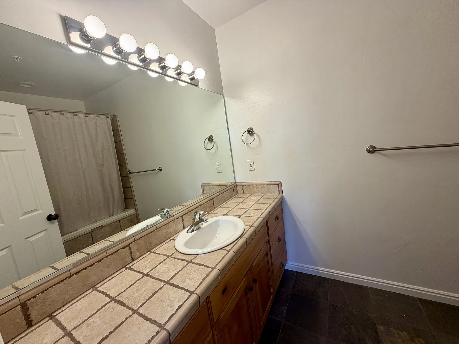 Mh 708 (3bd) Rental - 1 — Photo 3