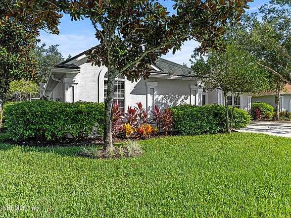 3rd image of 156 BILBAO Drive