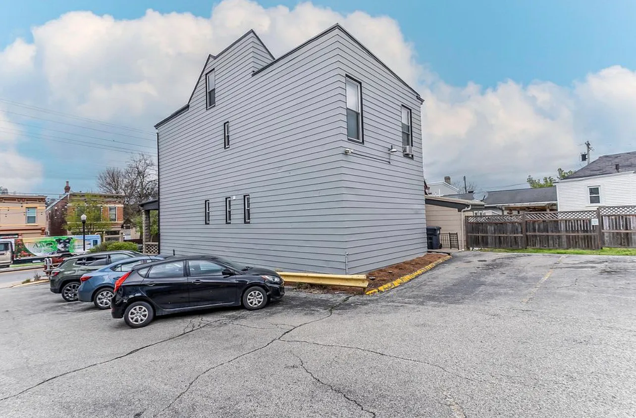 3 bed, 1400 sqft, $1,850 — Photo 2