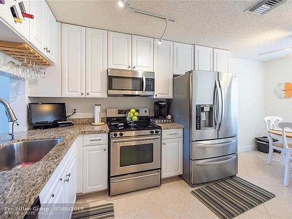 4th image of 7550 Pinewalk Dr S #7550