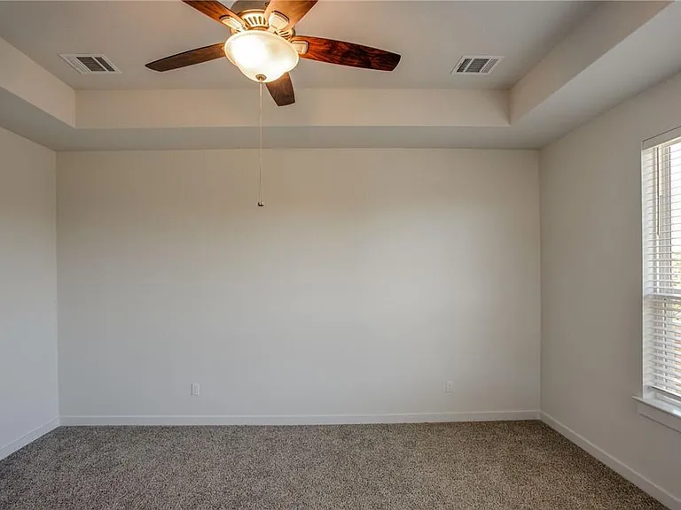 608 Saturnia Dr — Photo 8