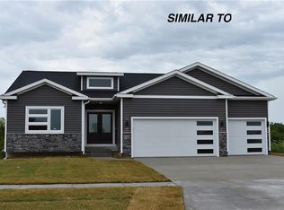 5427 Brook View Ave, Des Moines, IA 50317