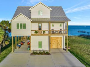 902 N Washington Blvd, Port O Connor, TX 77982