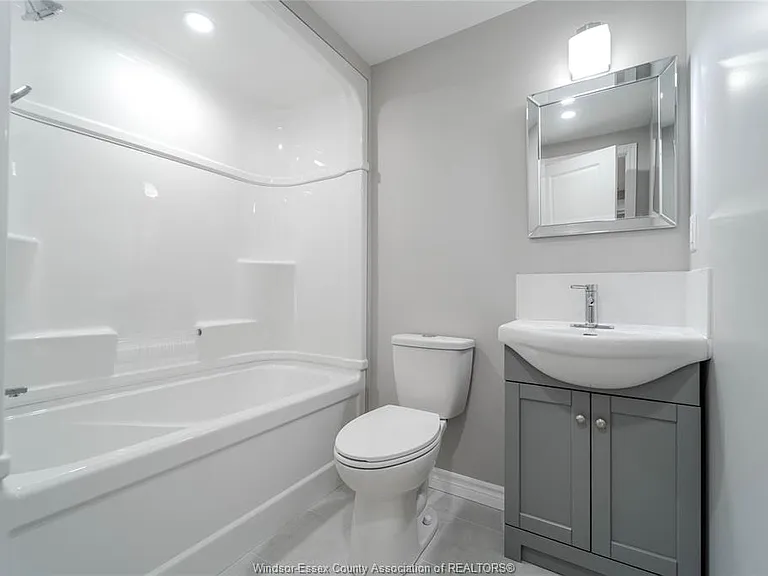 5414 Lassaline Ave — Photo 15